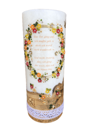 Bild von Holzkerze mit Teelichteinsatz