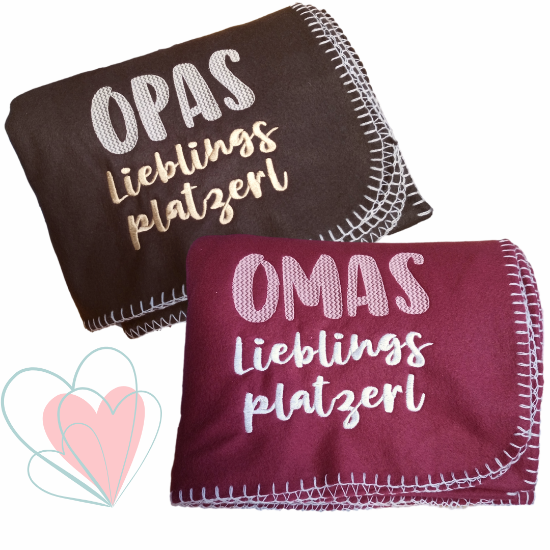 Bild von Kuscheldecken „OMAS/OPAS Lieblingsplatzerl“ – Wärme, die von Herzen kommt