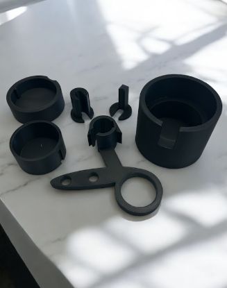 Bild von Downloaddatei - Mundstückhalter für 2 Mundstücke, 1 Schalldämpfer und Getränkehalter