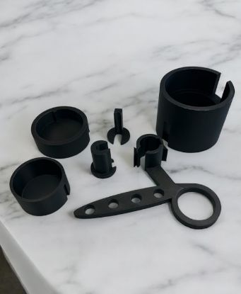 Bild von Downloaddatei - Mundstückhalter für 4 Mundstücke, 1 Schalldämpfer und Getränkehalter