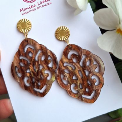 Picture of Ornament-Ohrringe aus Resin - taupe - Stecker rund goldfarbig